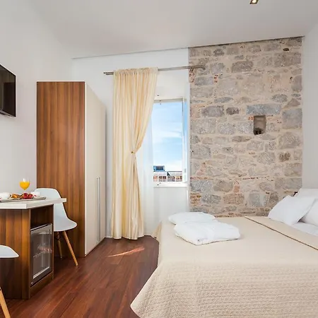 Guest house Supreme 4*