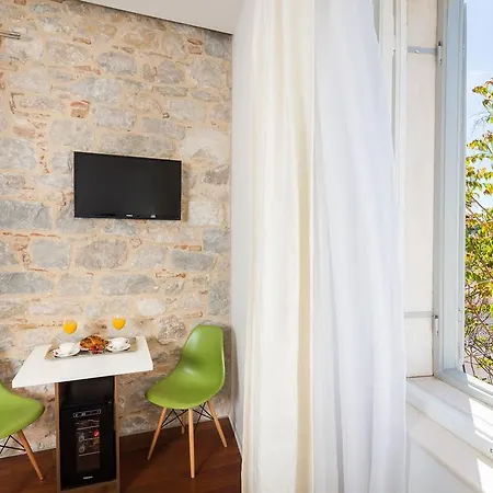 Supreme בית הארחה