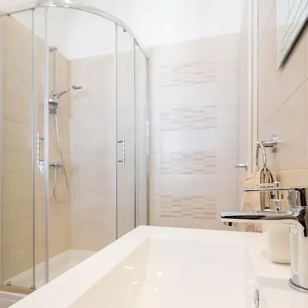 Supreme בית הארחה